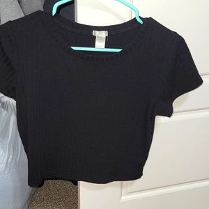Black crop top size L